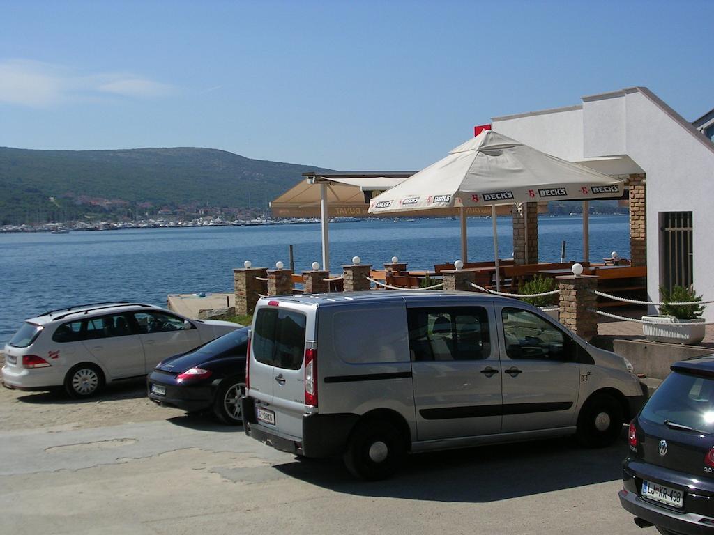 Apartment Perkovic Jadranka Kornic Exterior photo